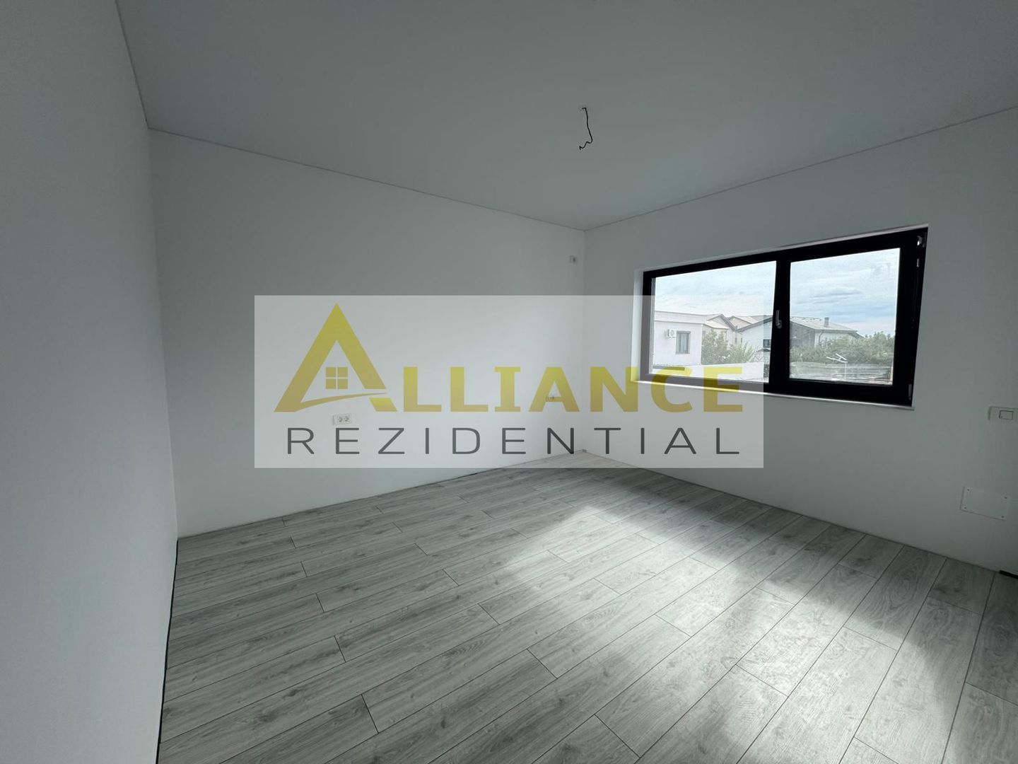 Casa Individuala - 4 camere - 2 bai - 320mp teren - Poză 9