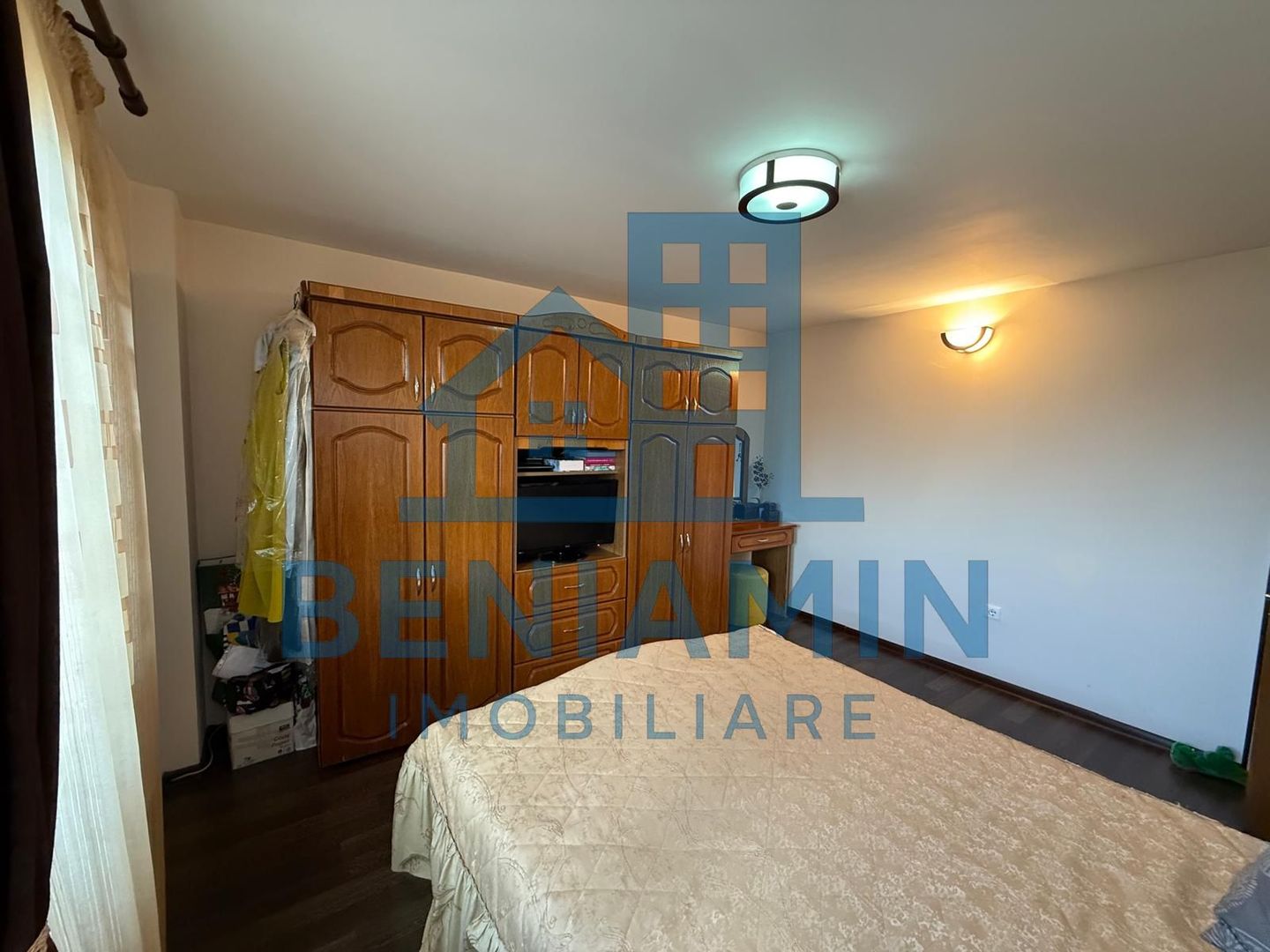 Casa P+1-cu 3 dormitoare-2 bai-Living-Bucatarie-Bariera Valcii - Poză 12