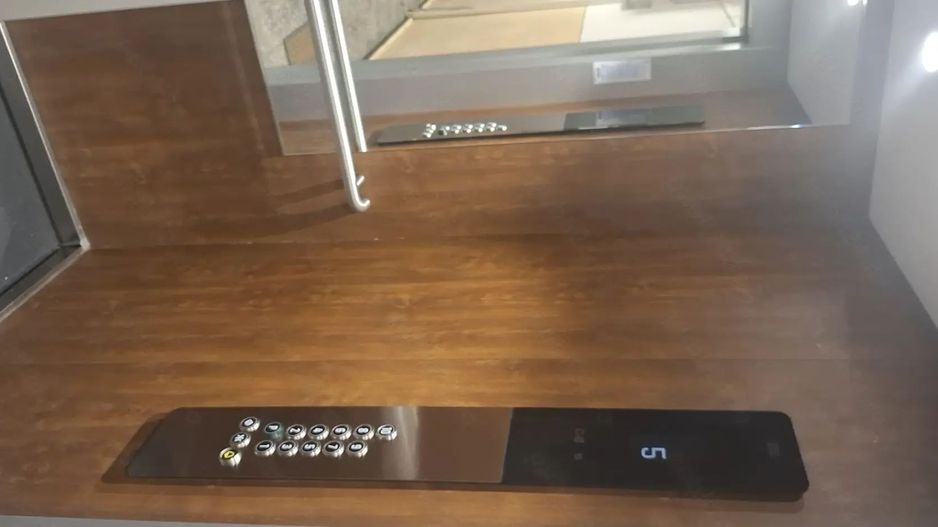 Vand Apartament 2 camere decomandat Drumul Taberei - Poză 2