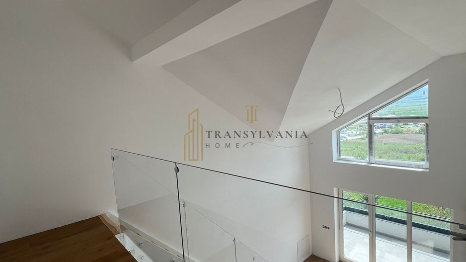 Apartament 4 camere, suprafata generoasa - Poză 5