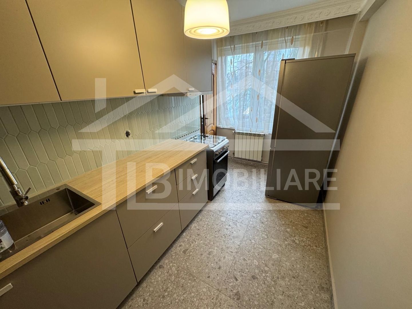 Apartament cu 3 camere, 85 mp, Zona Central - Poză 7