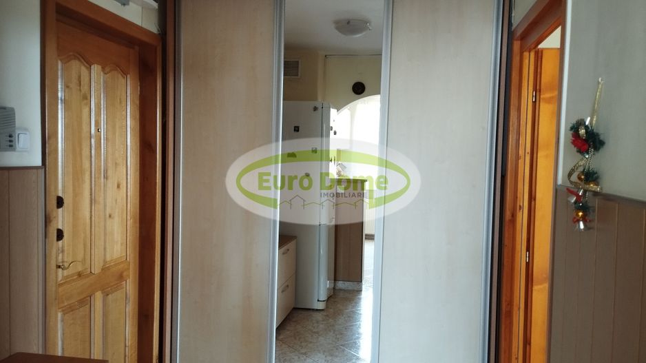 Inchiriere  apartament de 2 camere decomandat - Poză 3