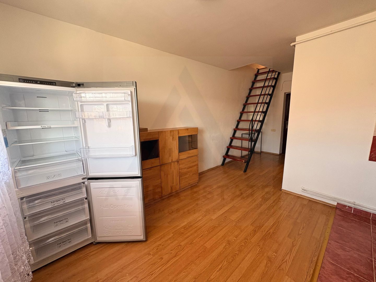 Garsonieră 36 mp compartimentată pe 2 niveluri in zona Terezian - Poză 15