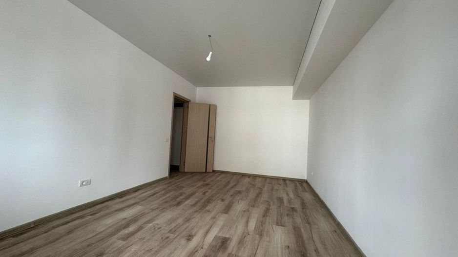 Apartament 2 camere decomandat finalizat, acte, TVA inclus - Poză 3