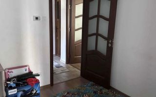 De vanzare apartament cu 2 camere, zona Scolii 7. - Poză 4