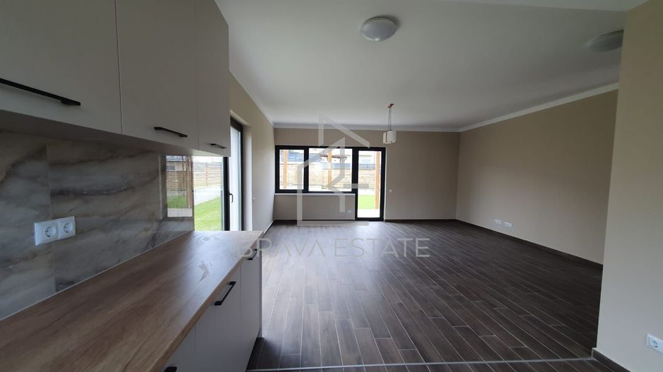 Casa individuală, 139mp,2 niveluri,balcon, parcare, semifinisata, Dezmir - Poză 16