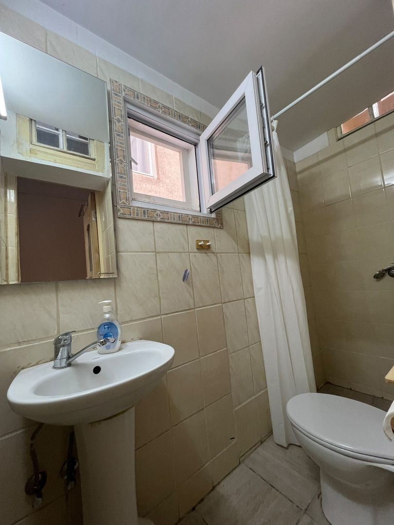 Garsonieră spațioasă de închiriat în zona ultracentrală - Poză 12