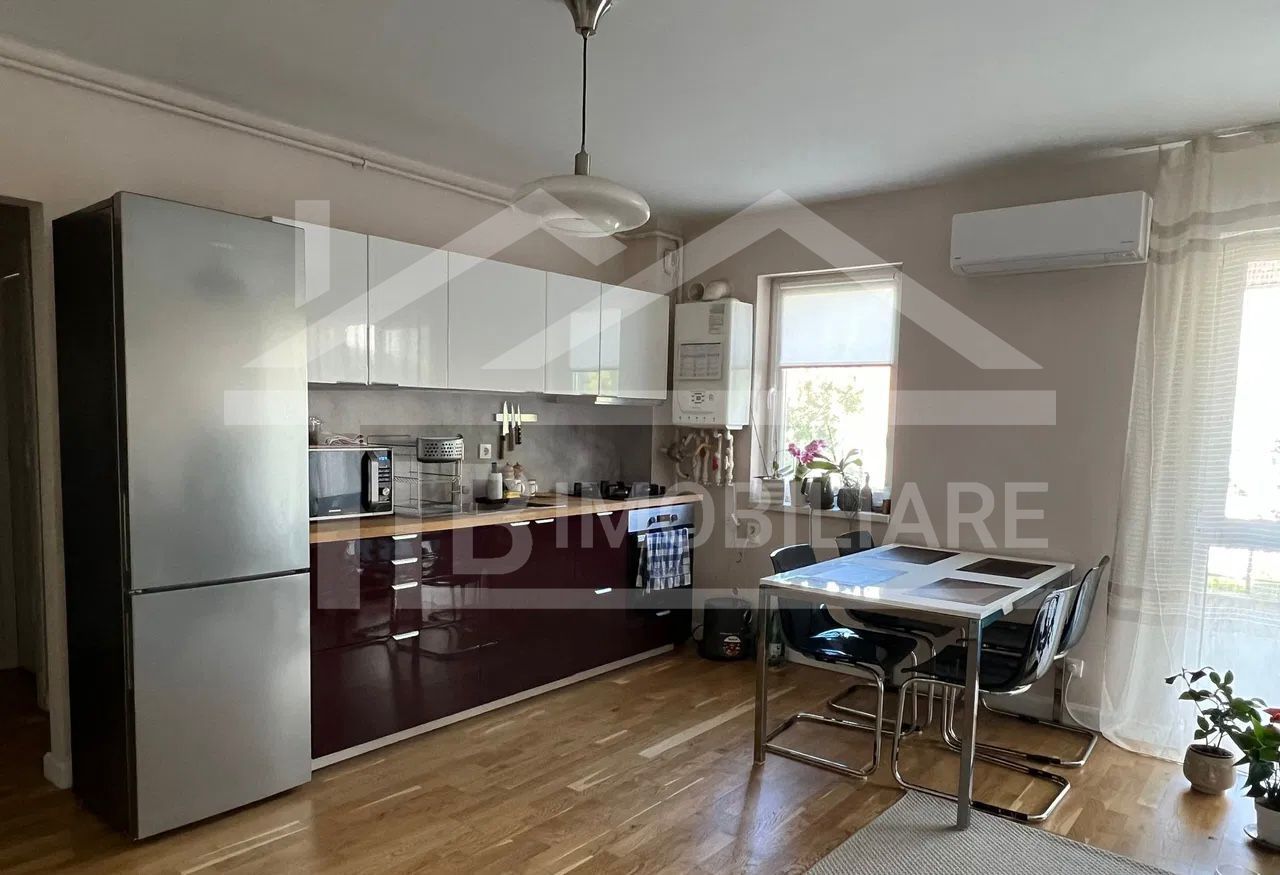 Apartament cu 2 camere, 55mp, Zona Central - Poză 5