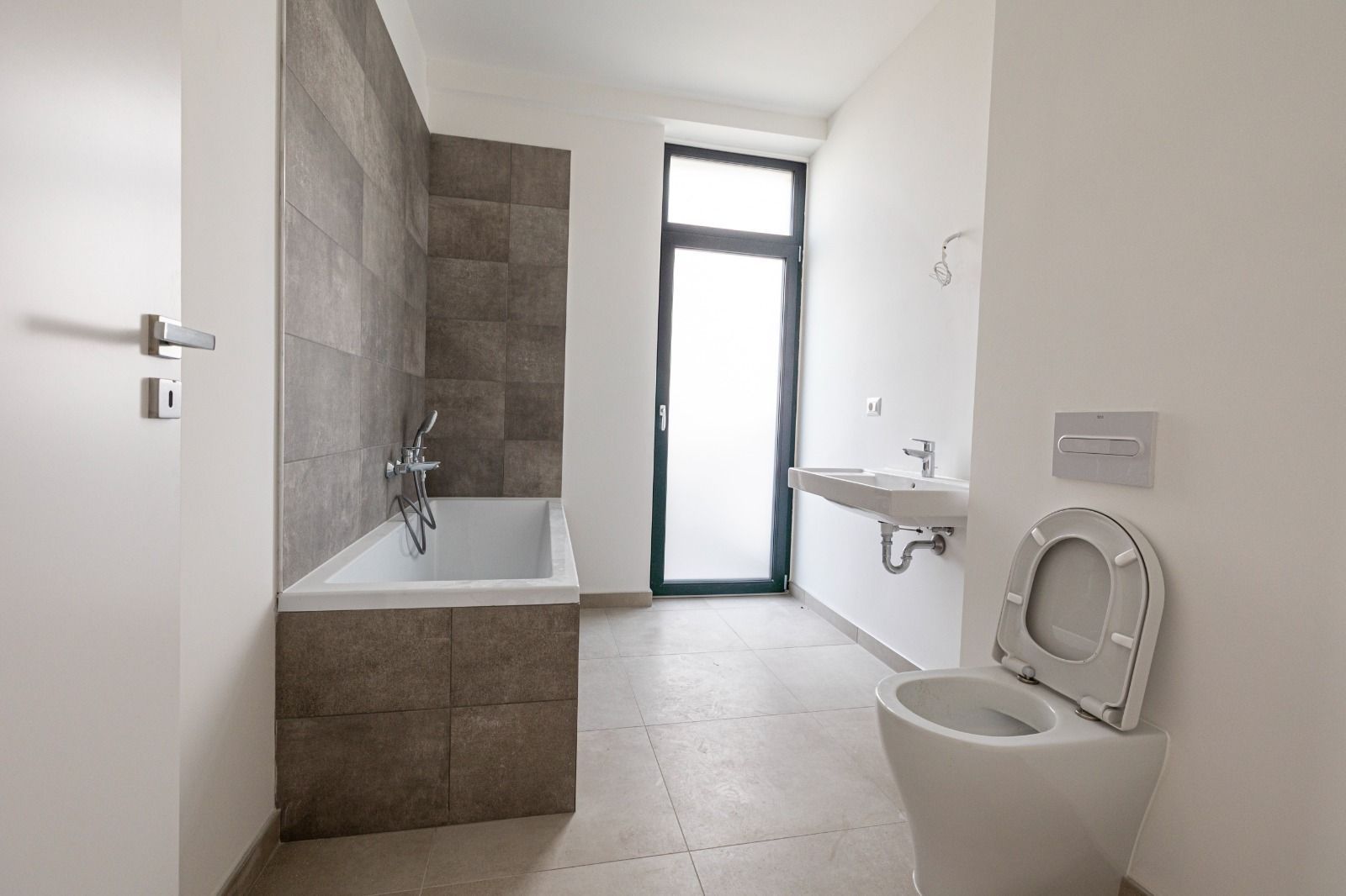 Ateneo - Torontalului | 2 Camere | Decomandat | Balcon 11 mp | Loc de Parcare. - Poză 12