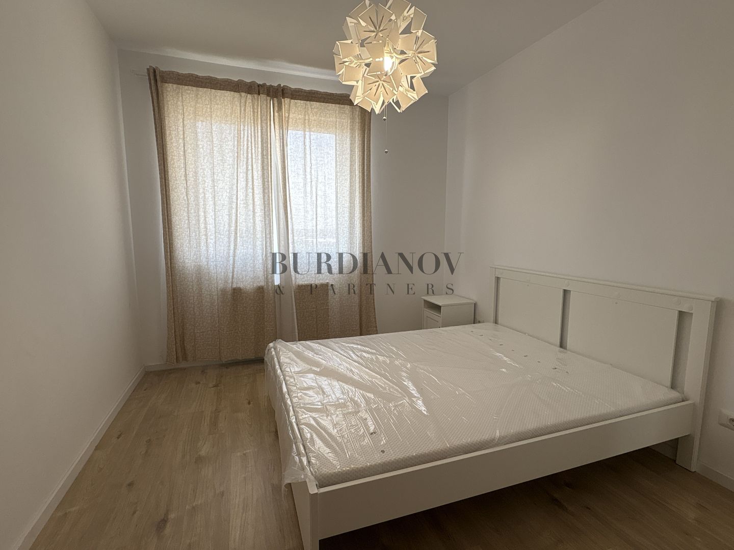 Apartament cu 3 camere 2 băi de închiriat Prelungirea Ghencea - Poză 7