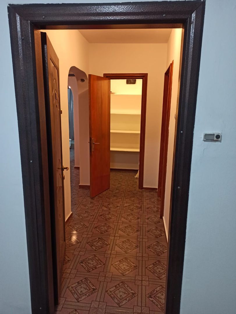 3cam.dec-1baie-disponibil imediat/Bvd Brancoveanu 130-132,sector 4 - Poză 2