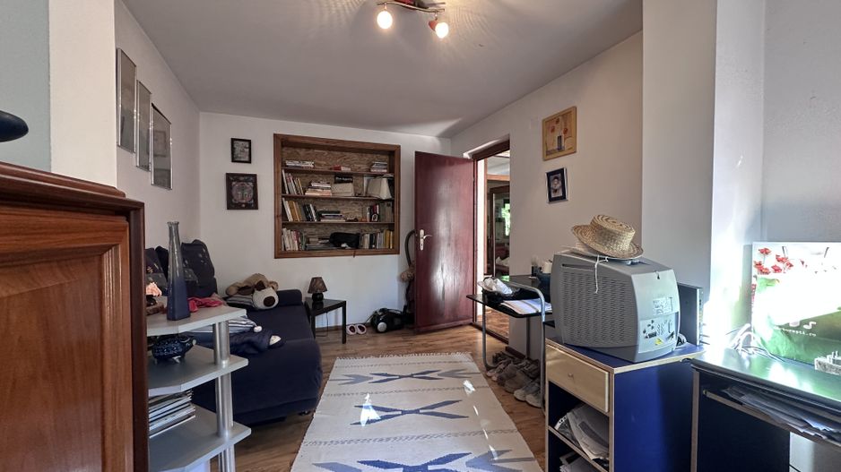 Vanzare casa in Pucioasa, Dâmbovița - 4 camere - teren 5.808 mp - Poză 6