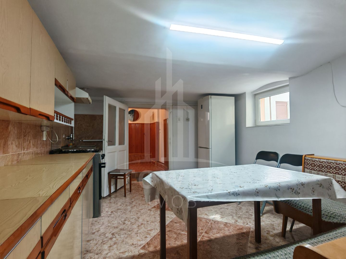 Casă individuală cu 3 camere, curte , în Sibiu, zona Lupeni - Poză 14