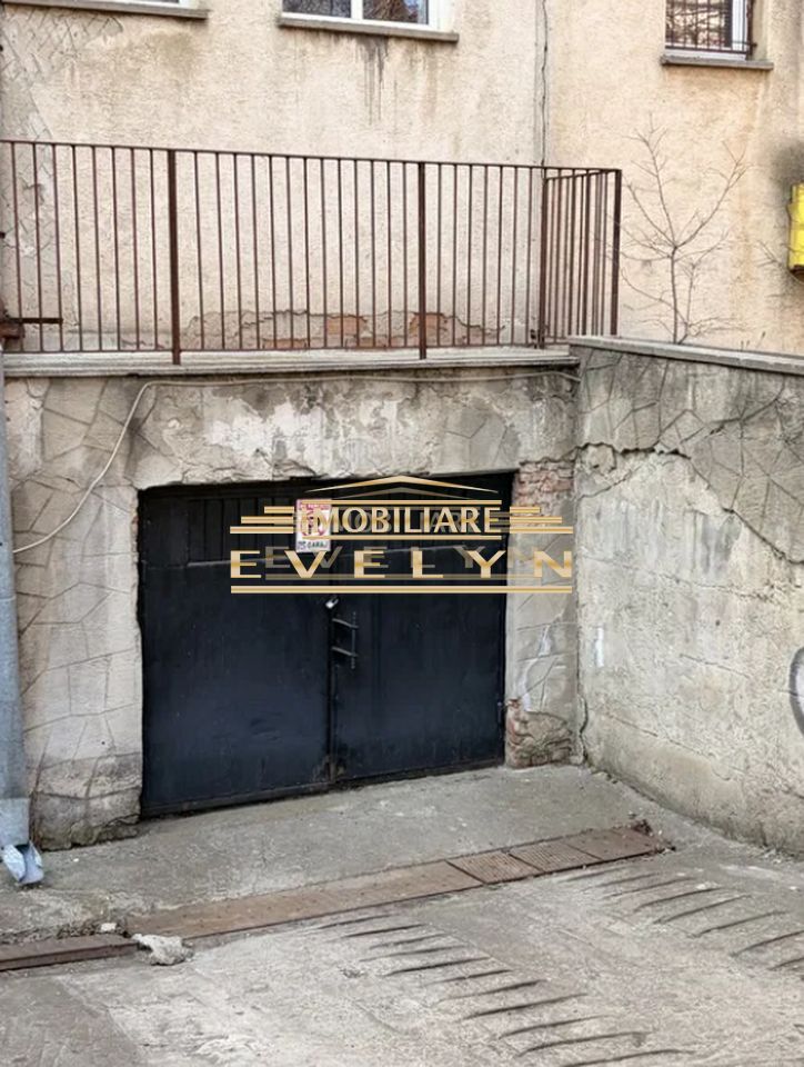 Garaj+ boxa 39 mp,de vanzare zona Piata Mare I pret 15.000 E - Poză 1