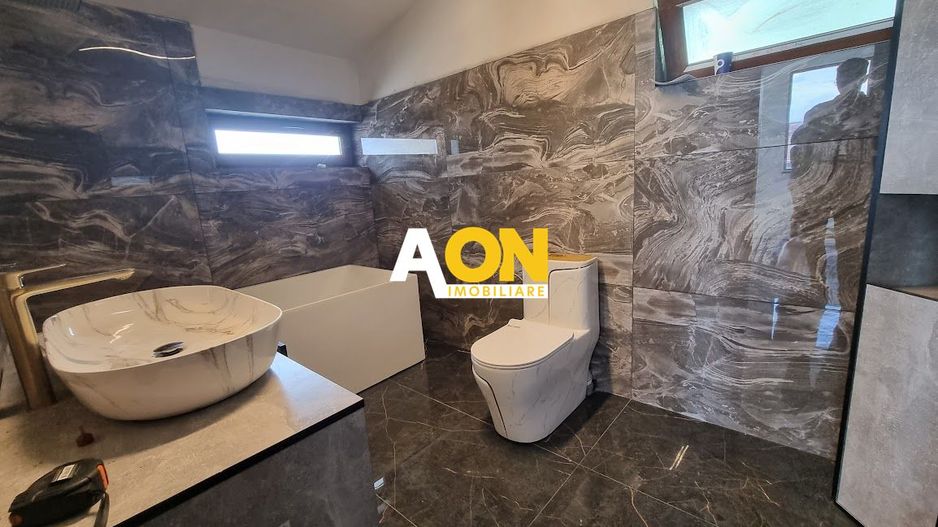 Casă modernă cu 3 dormitoare, terasă și teren generos - Poză 11