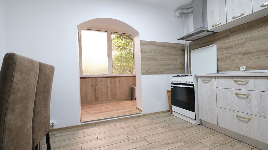 Prima inchiriere ! BANEASA, apartament 3 camere mobilate, etaj 1 - Poză 6