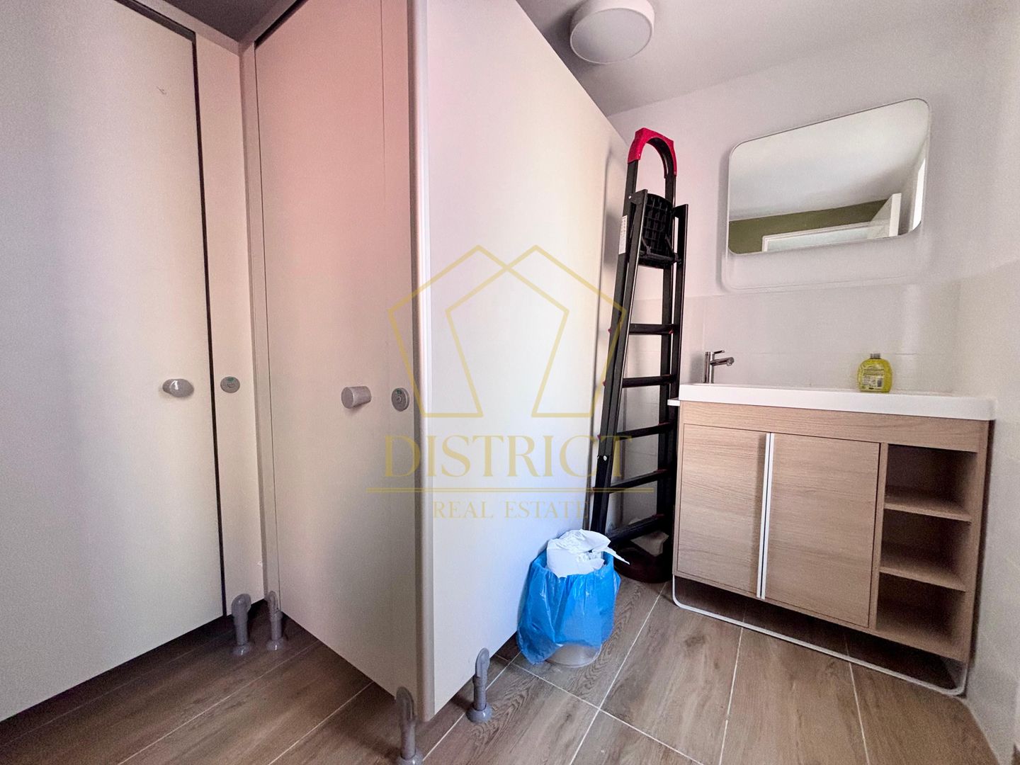 Apartament cu 3 camere pretabil firme, birouri | Traian - Poză 6
