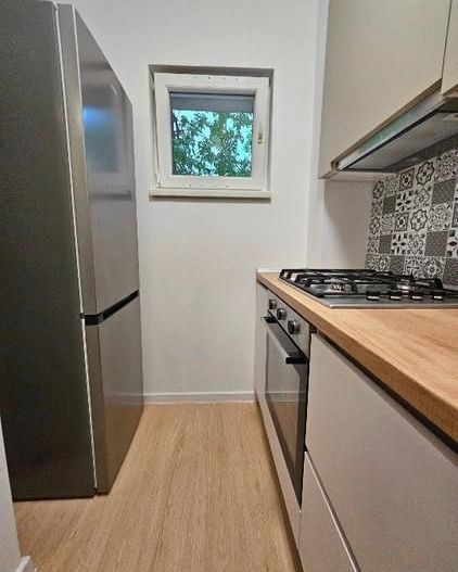 Apartament 2 camere. Decomandat. Cu Parcare.  La 5 min metrou Aparatorii Patriei - Poză 5
