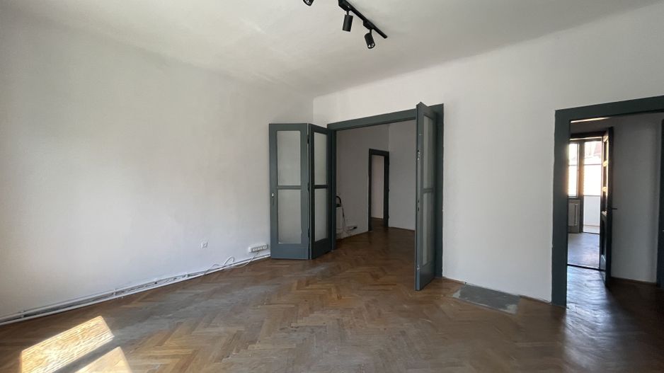 Apartament cu farmec istoric, 120 mp, în inima Clujului – Strada Eroilor - Poză 1