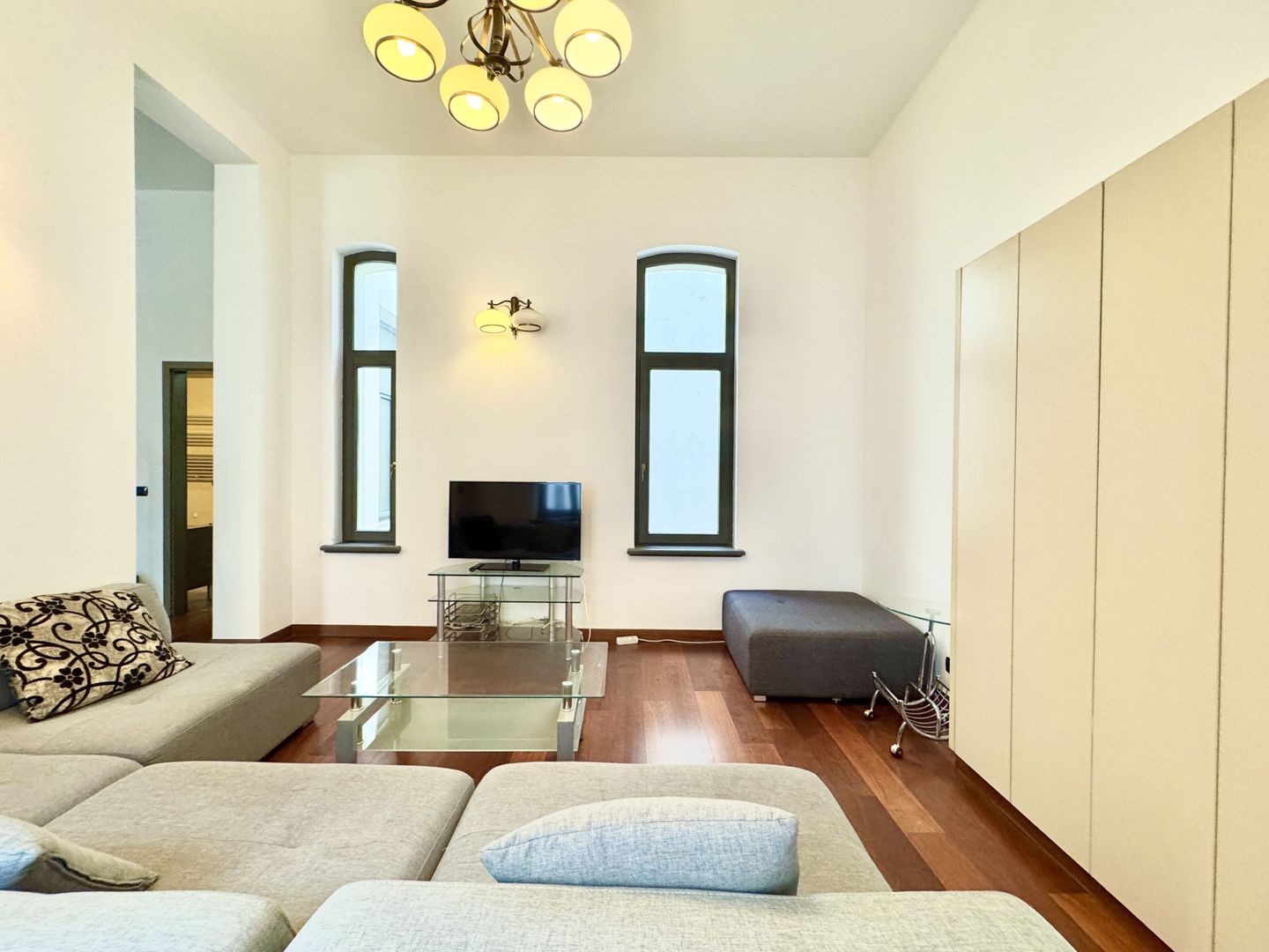 Apartament 3 camere, elegant si spațios, in Piața Unirii - Poză 2