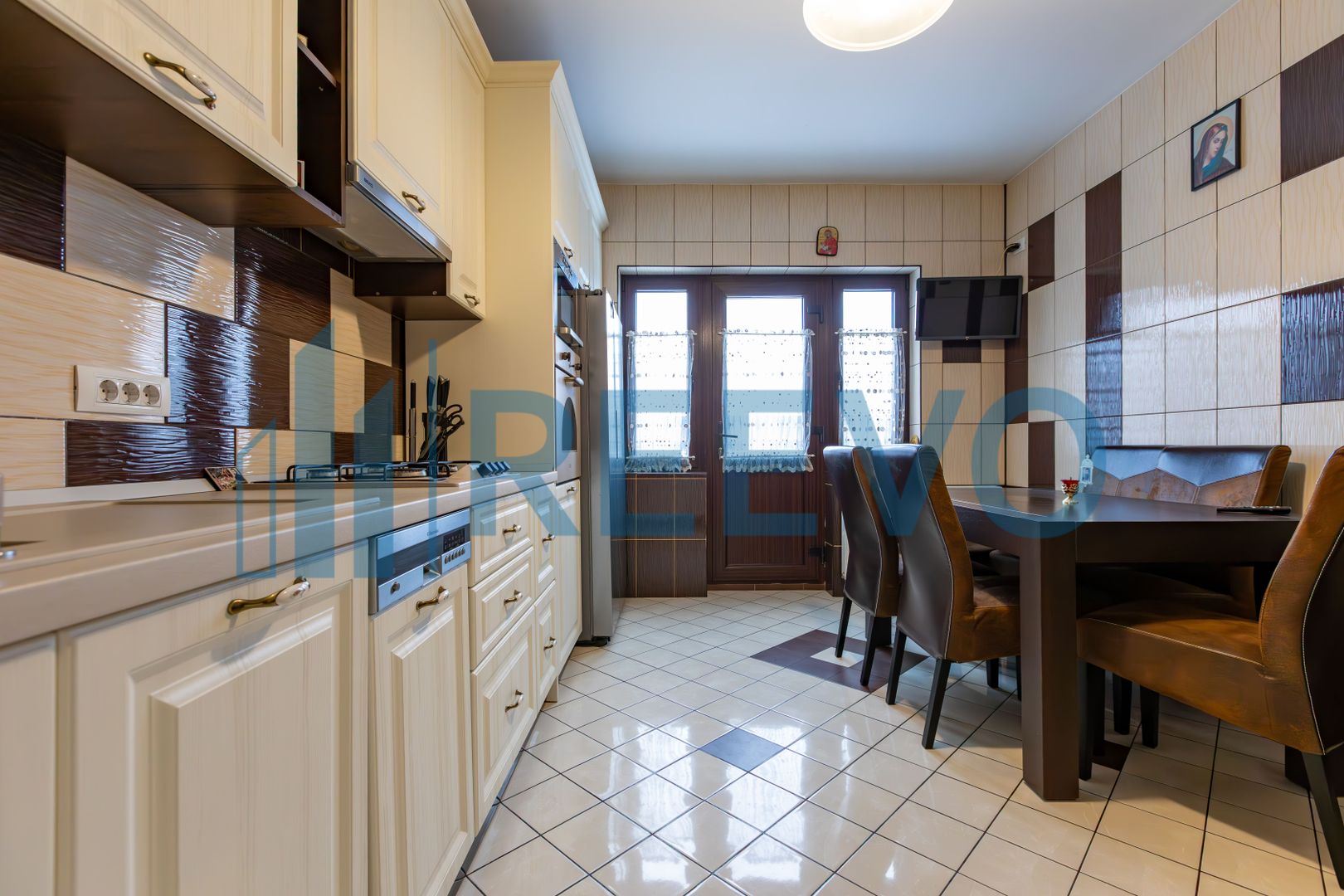 Casă/Vilă cu foișor | 1.000 mp teren | Măgura - Poză 4