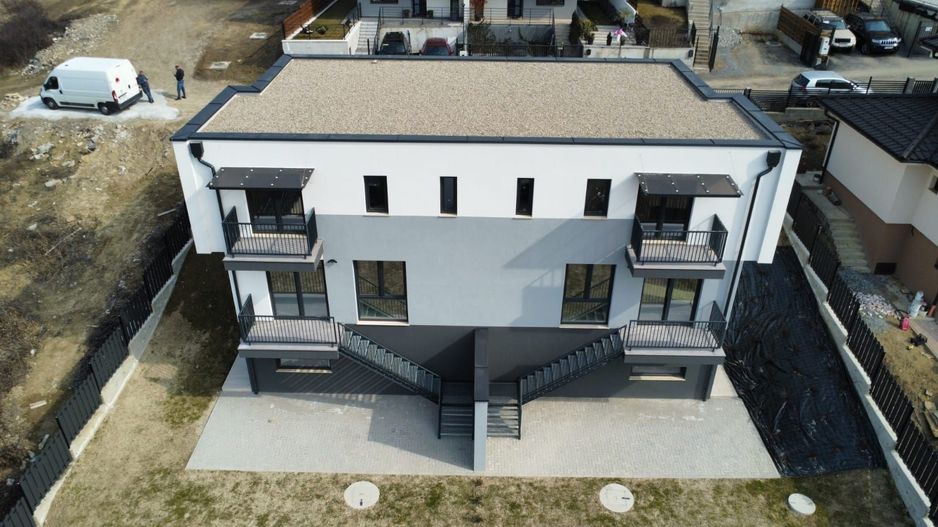 Casa cuplata (duplex) cu vedere panoramica in Dezmir - Poză 3
