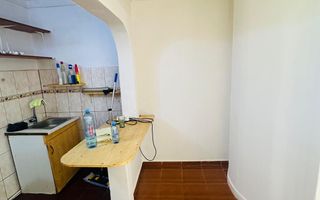 Garsoniera parter zona Blascovici, bloc izolat - Poză 5