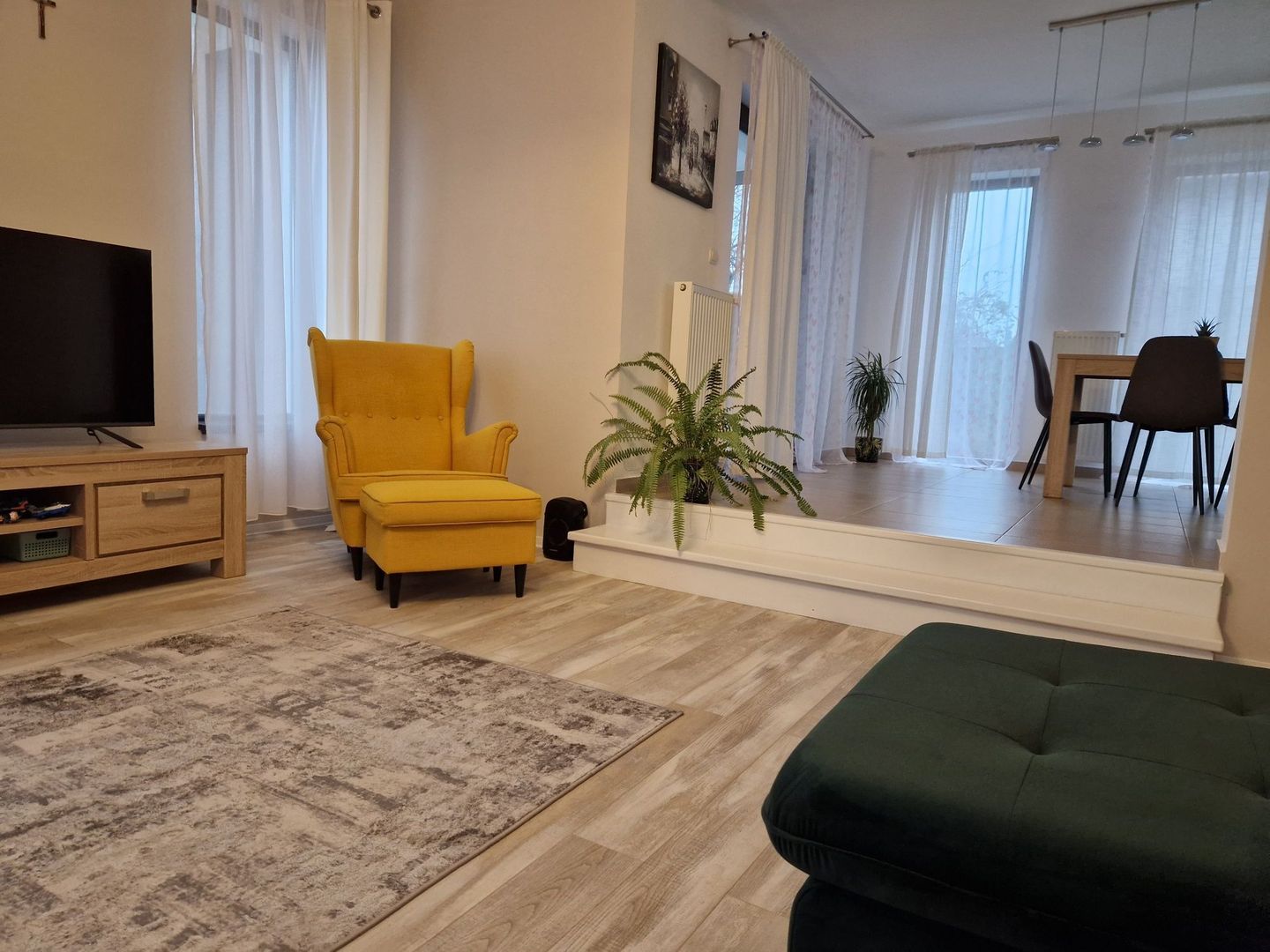 Casă de închiriat în Dumbravita – 3 dormitoare si garaj - Poză 1