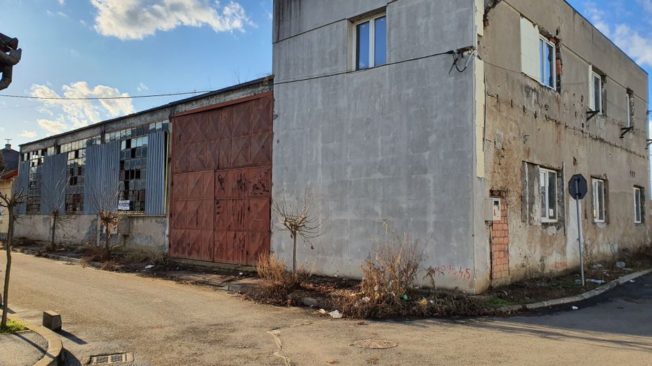 Hală + birouri suprafața totală 800 mp - Poză 3