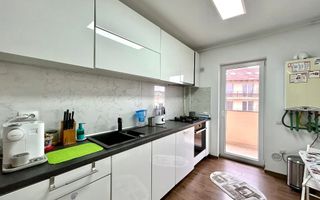 Apartament 3 camere decomandate de închiriat – Zona Florilor, Florești - Poză 4