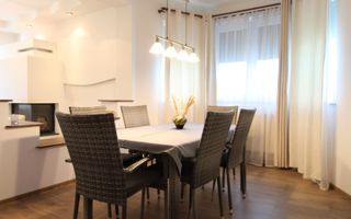 Casa in Blascovici, 5 camere + 3 bai, centrala proprie - Poză 4