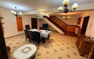 Cauți o casă mare sau spațiu pentru business? Aici le ai pe ambele! - Poză 20