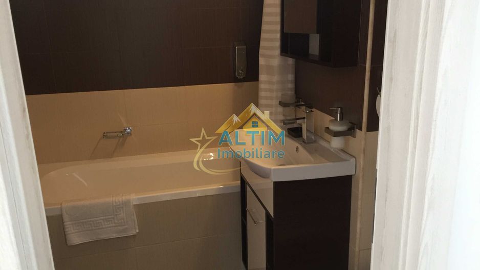 Apartament 3 camere, 2 băi, Răcădău, Brașov - Poză 4