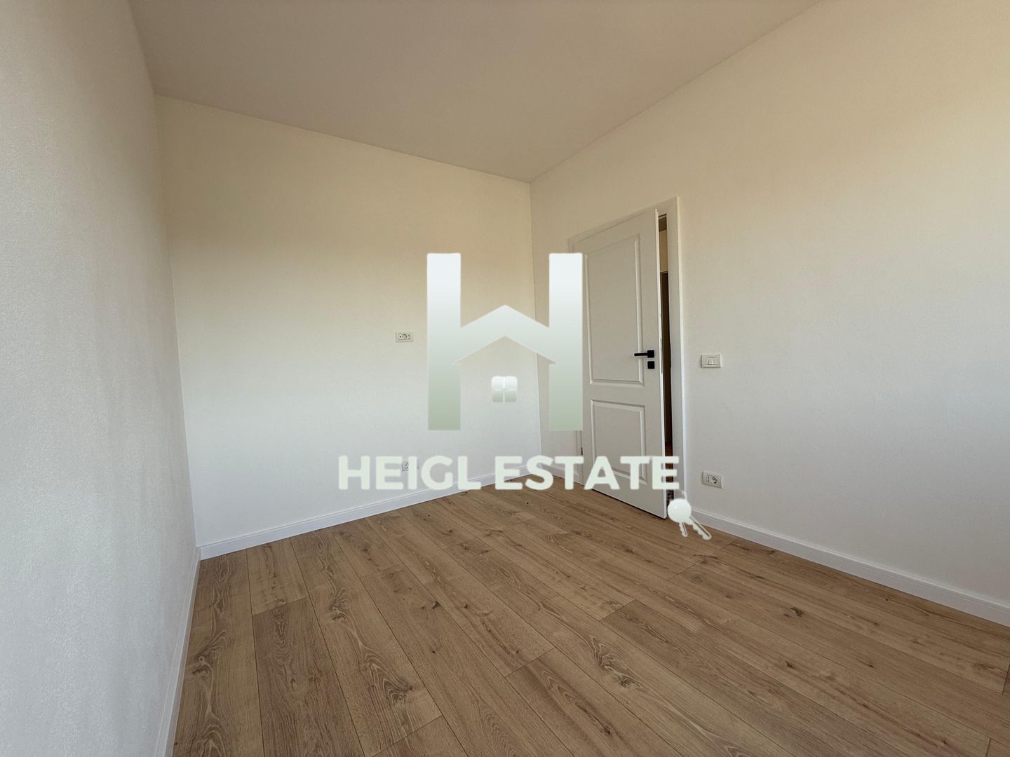 Duplex cu 5 camere gata de mutat - Poză 5