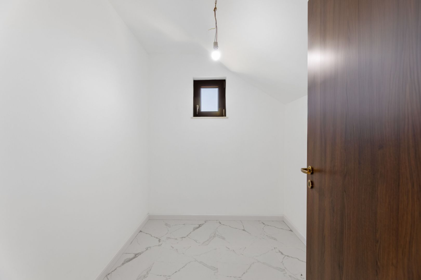 Eleganta, Confortul, Calitatea, liniste Vila P+M Garaj Pecica Arad - Poză 5