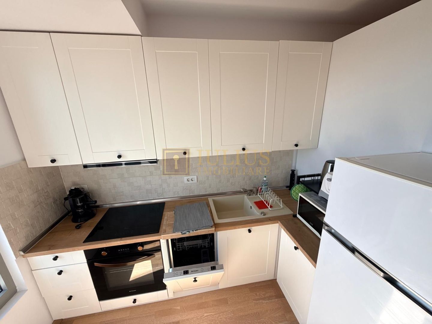 ISHO| 2 camere| parcare subterana| langa malul Bega| balcon| lift| etaj 9 - Poză 15