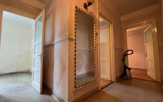 Apartament 2 camere etaj 1 cu boxa zona centrala - Poză 2