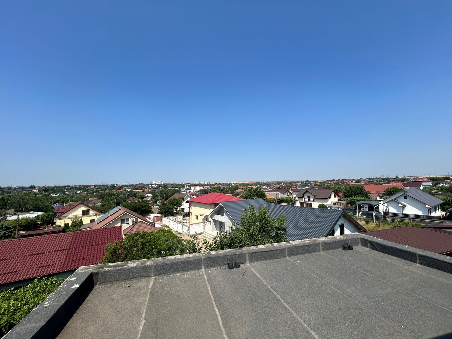 Casă P+1E cu terasă circulabilă, garaj amenajat și finisaje moderne - Poză 30
