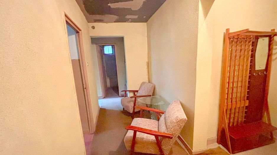 Exclusivitate - Apartament 2 camere în Micro 17, parter, de renovat - Poză 2