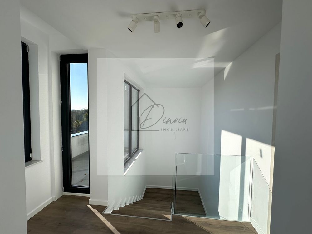 Vila de vanzare 5 camere ,4 bai, curte 85 mp zona Jollie Ville Pipera - Poză 12