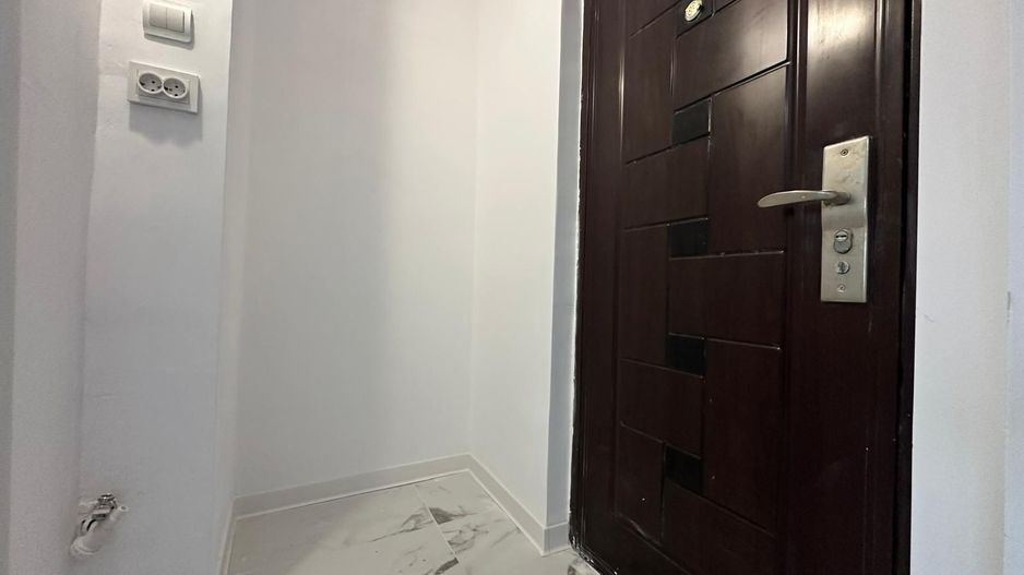 1 camera renovata cu balcon ETAJ 1 - Poză 2