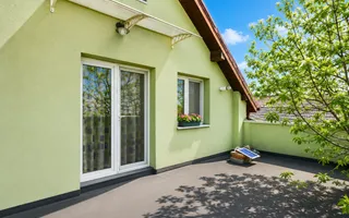 Casă spațioasă cu 8 camere, teren generos, oferă libertate și confort - Poză 19