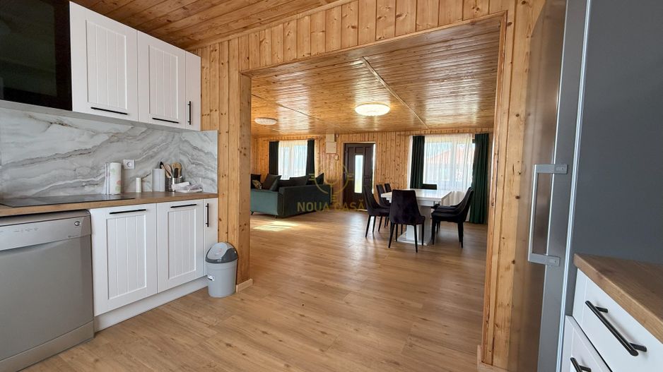 Vila de vanzare in APA-NORD  cu 2 Piscine/Zona de Relaxare/Acces lac - Poză 14