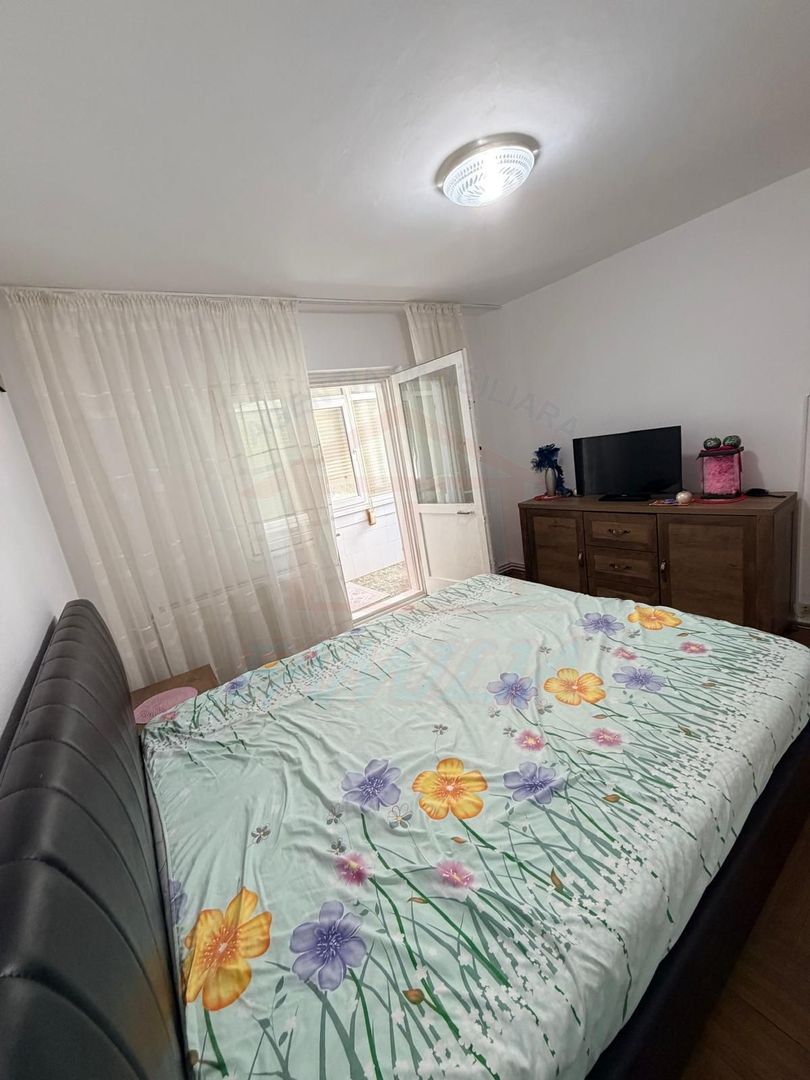 Inchiriem apartament cu 2 camere in Mazepa 2, et.3, pret 2000 de lei. - Poză 4