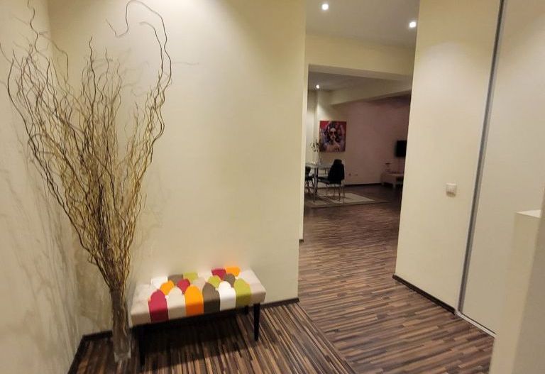 Apartament 2 camere - mobilat si utilat - Decebal, 77 mp,  parcare inclusa - Poză 3