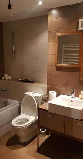 Apartament 3 camere lux, curte proprie 120 mp, parcare, piscină, pet friendly - Poză 12