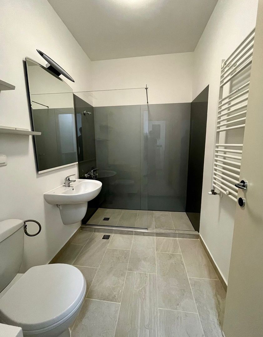 AP. 2 CAMERE JIULUI, BLOC NOU, BUCATARIE OPEN-SPACE, METROU 5 MINUTE - Poză 6