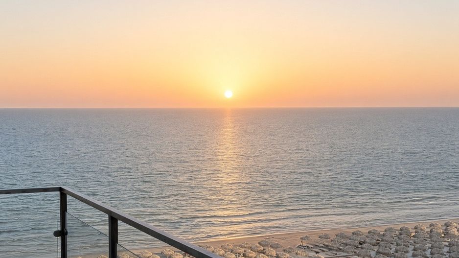 3 camere  langa plaja cu parcare | terasa si vedere la mare - Poză 1