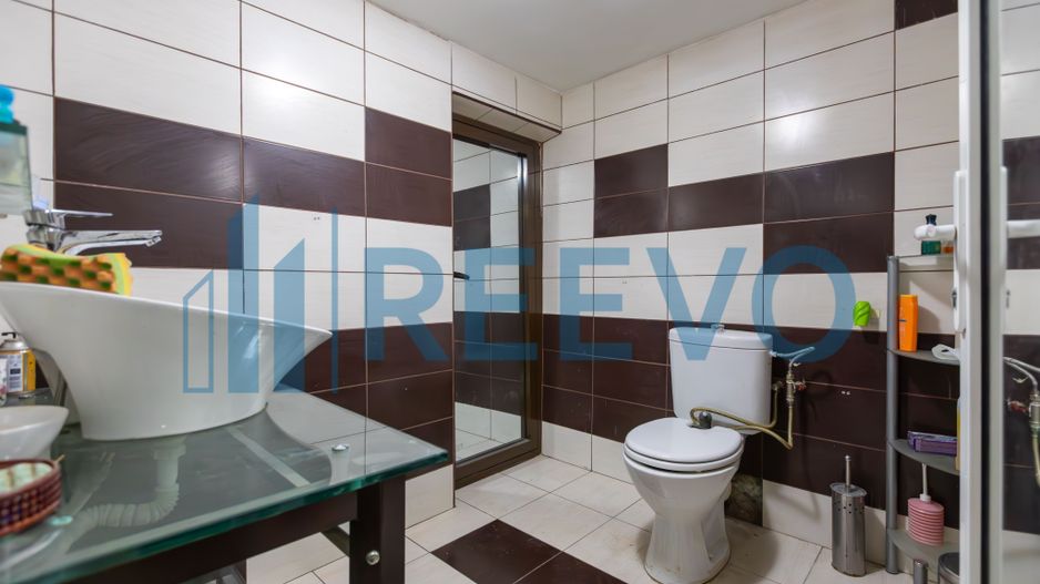 Clădire și teren de investiție, central Roman - Poză 36