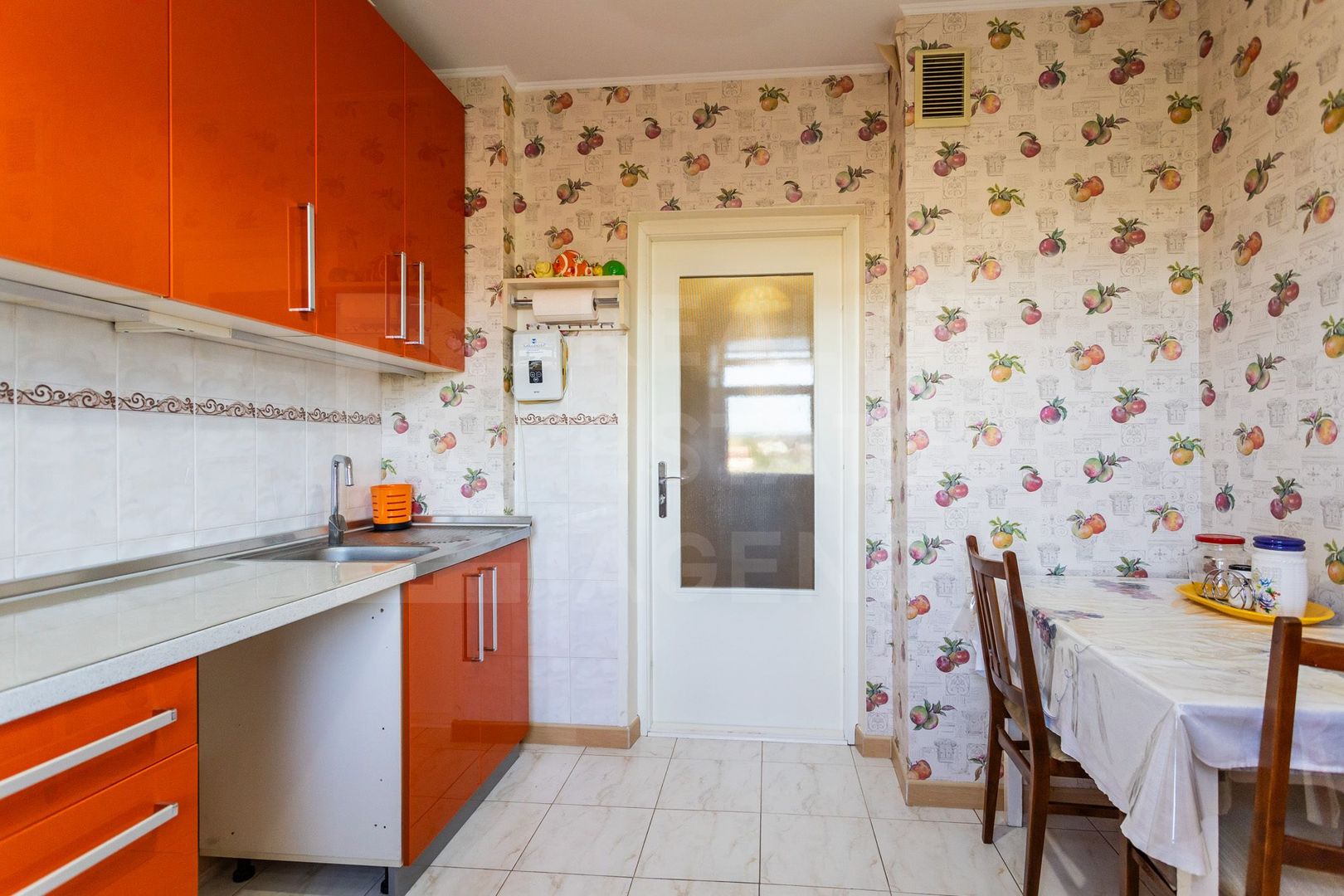 Vânzare, apartament, 4 camere, str. Nicolae Milescu Spătarul, Ciocana - Poză 2